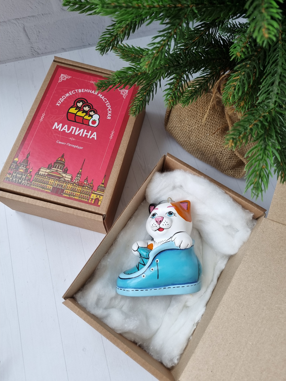 Котик в ботинке игрушка из фарфора