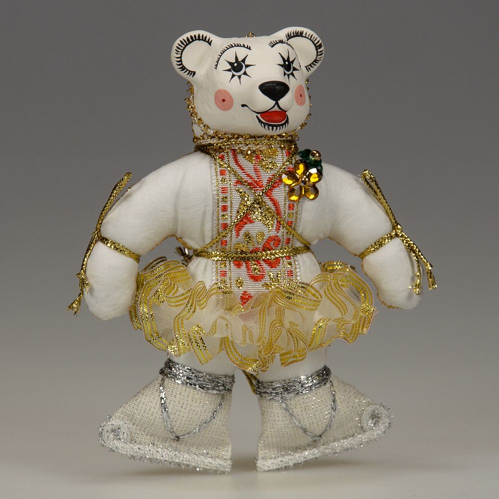 Ёлочная игрушка Девочка-медвежонок Фигуристка