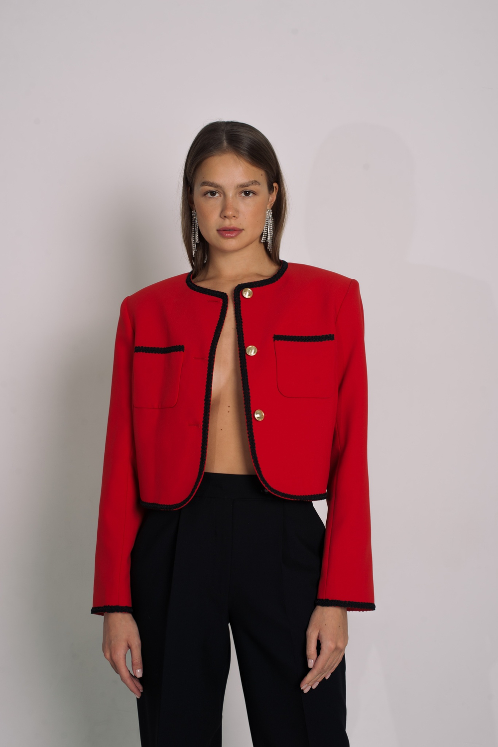 Пиджак укороченный красный с черной отделкой SOULCOAT