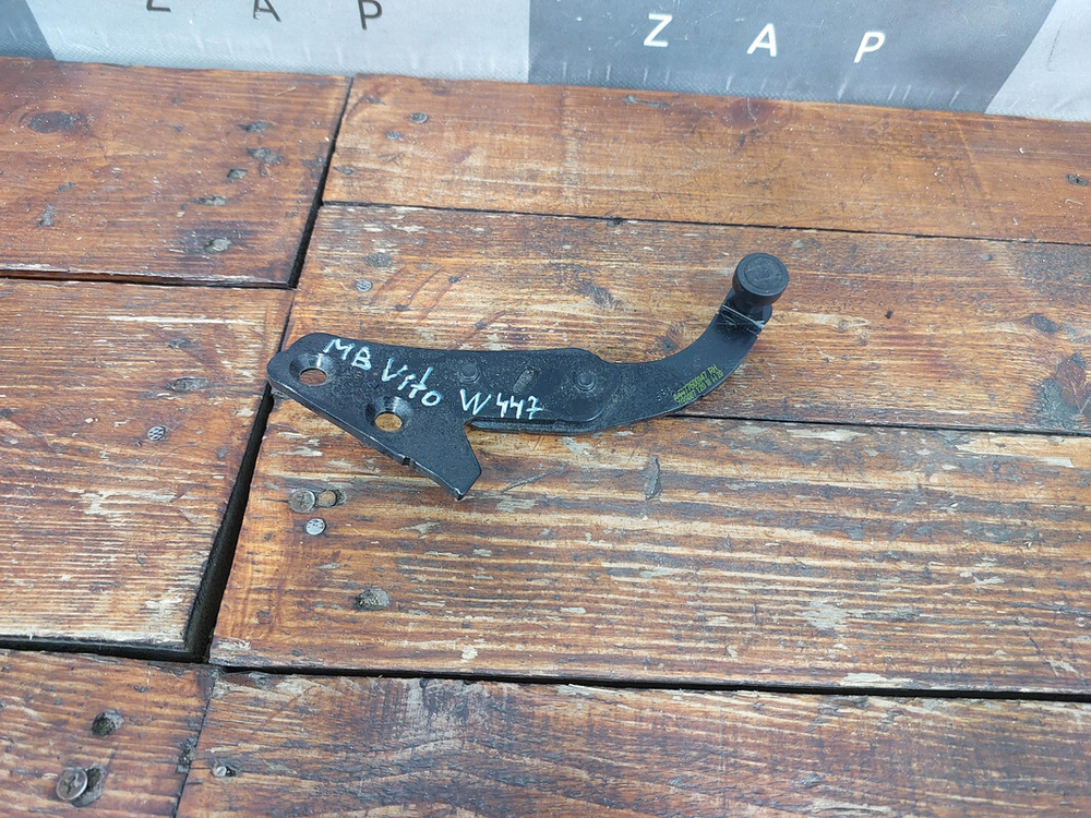 Ролик сдвижной двери Mercedes V-Class (W447) 14-нв Б/У Оригинал A4477600147