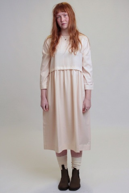 Кремовое платье с кулиской из тонкой шерсти