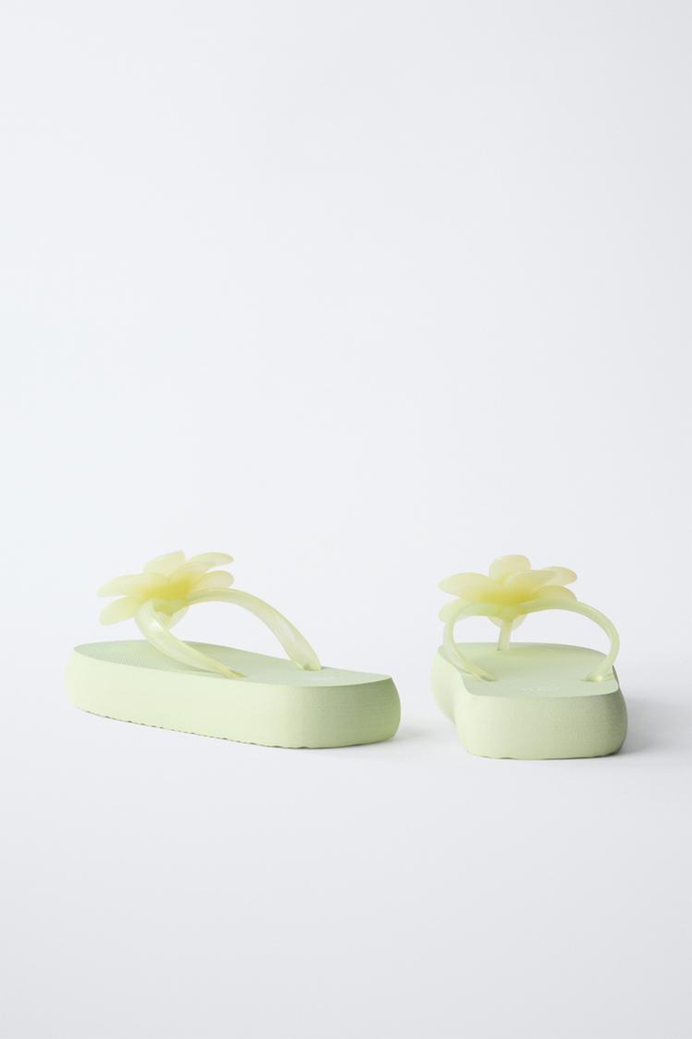 ZARA ПЛЯЖНЫЕ ТАПОЧКИ С ЦВЕТОЧНЫМ ПРИНТОМ, ЛАЙМОВЫЙ