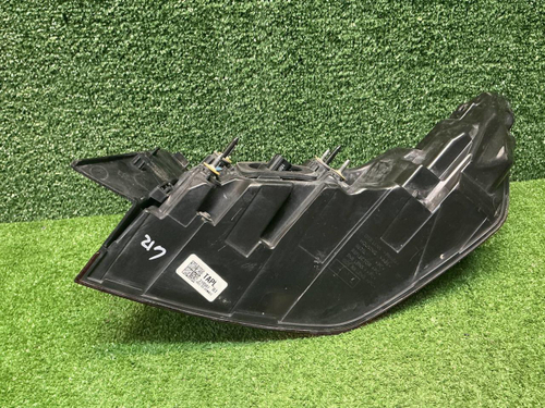 Фонарь левый внешний Genesis G80 2 (2020-2024)