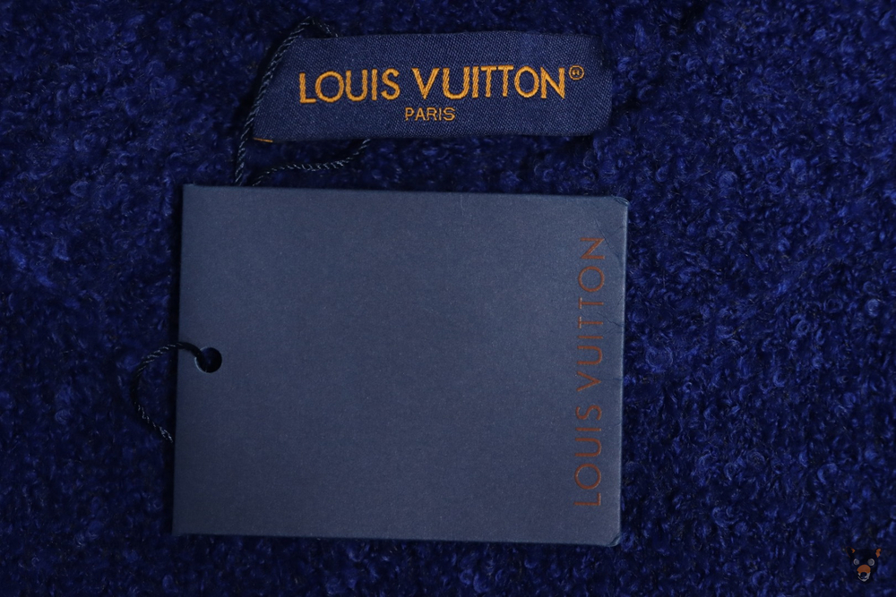 Свитер LV