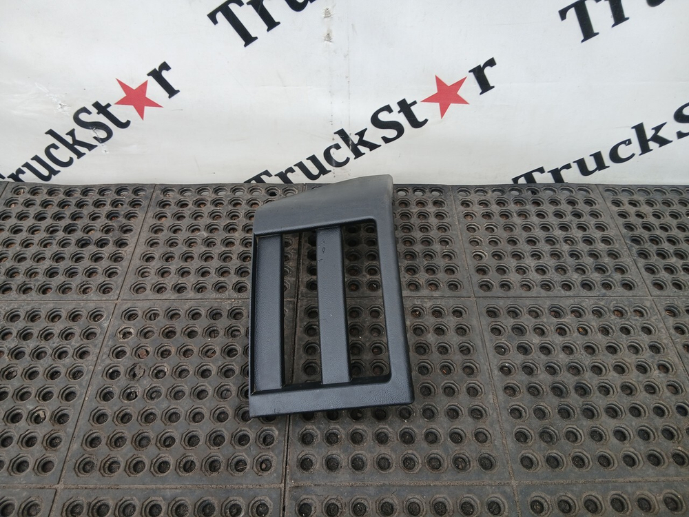 Накладка панели приборов левая 2023г.