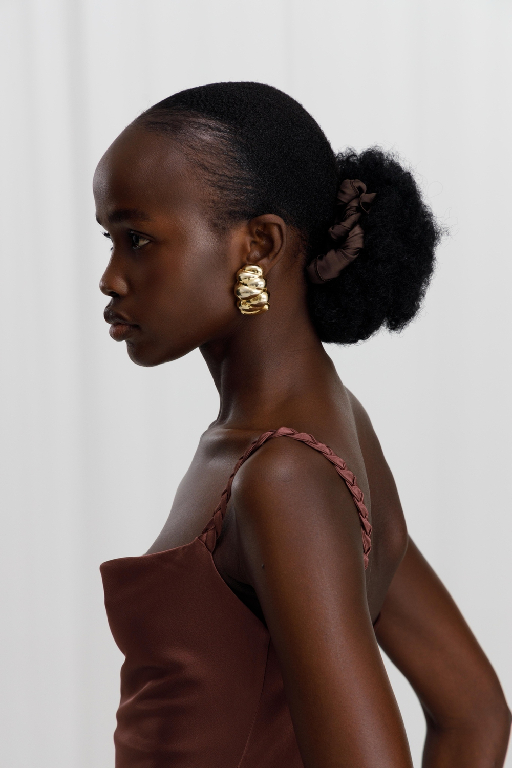 Платье с разрезом Косы