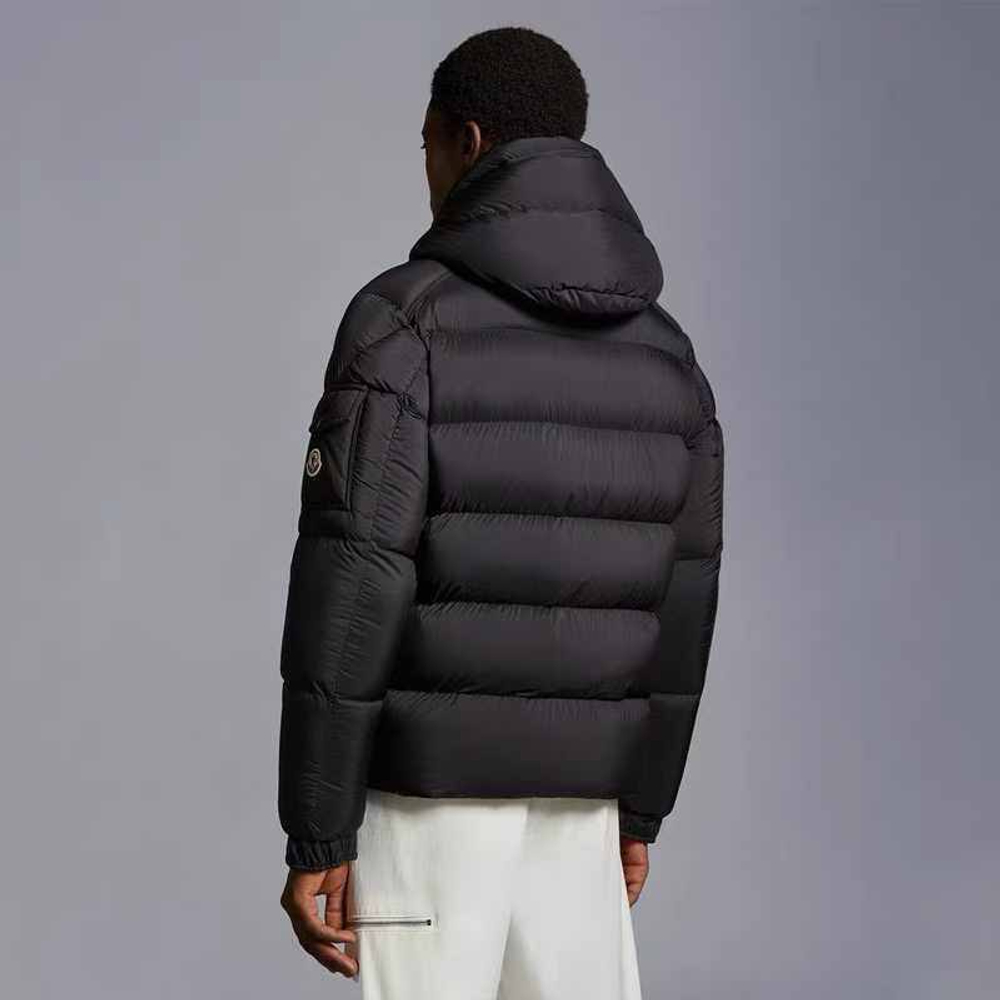 Пуховик Moncler