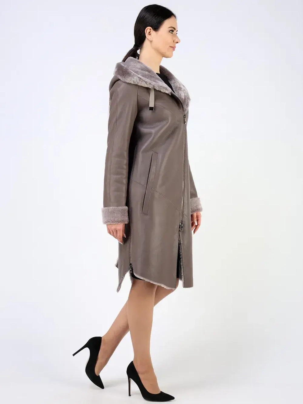 Дубленка зимняя натуральная с капюшоном