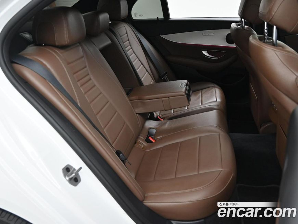 Mercedes-Benz E-Class W213 E250 Avangarde (06.2021)