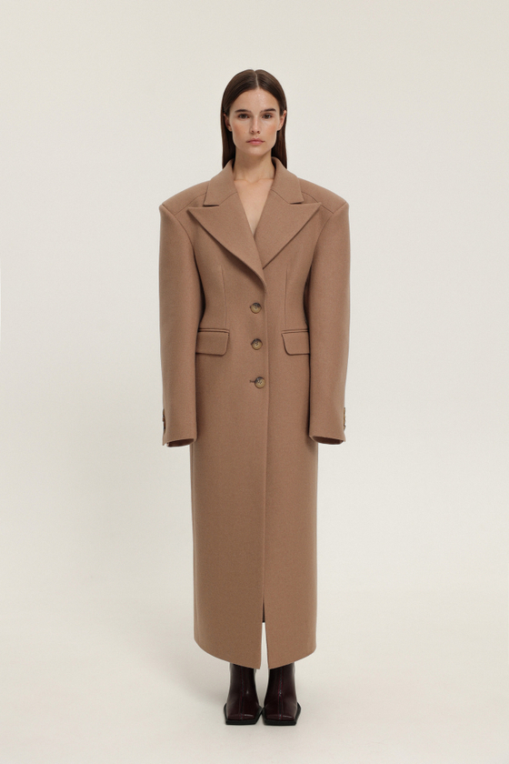 Пальто приталенного силуэта