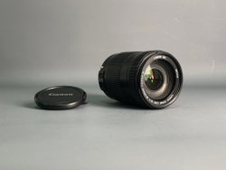 Canon EF-S 18-135mm 3.5-5.6 IS