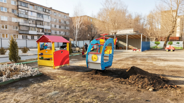 Качалка на пружине и игровой домик — Курчатовский район