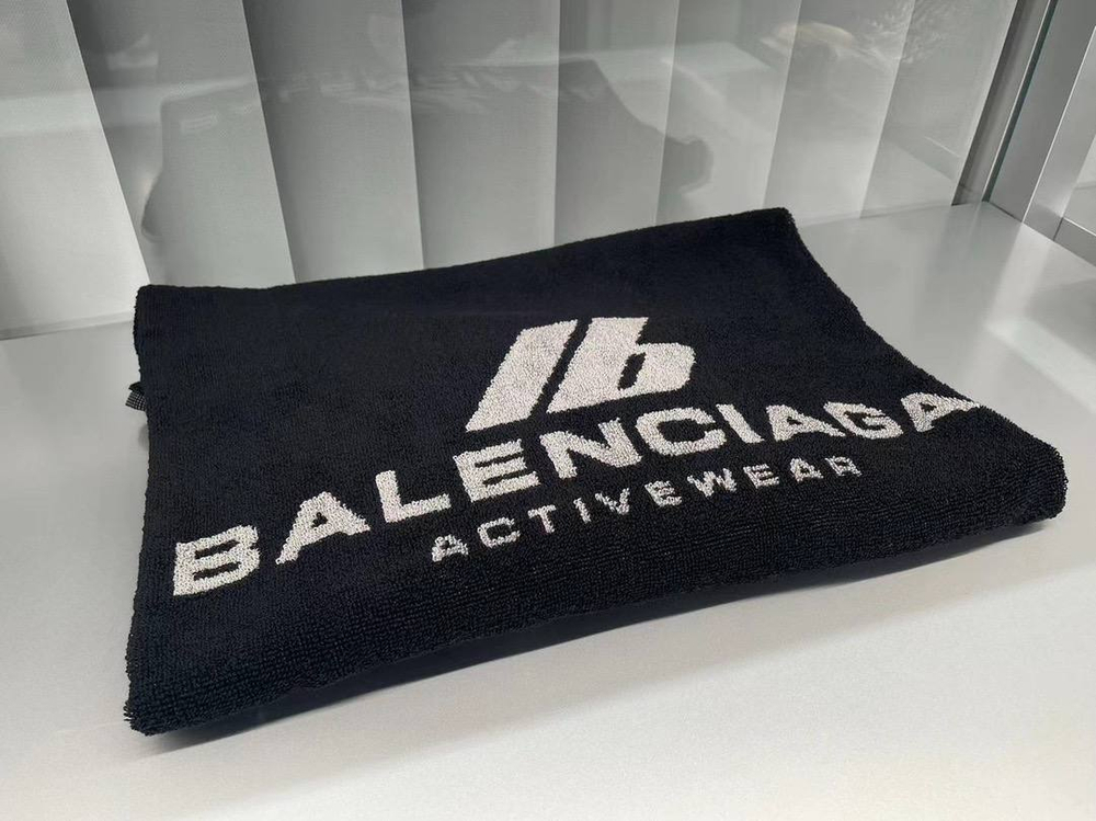 Полотенце Balenciaga