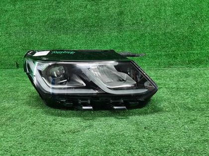 Фара правая Geely Coolray (2019-2023) LED