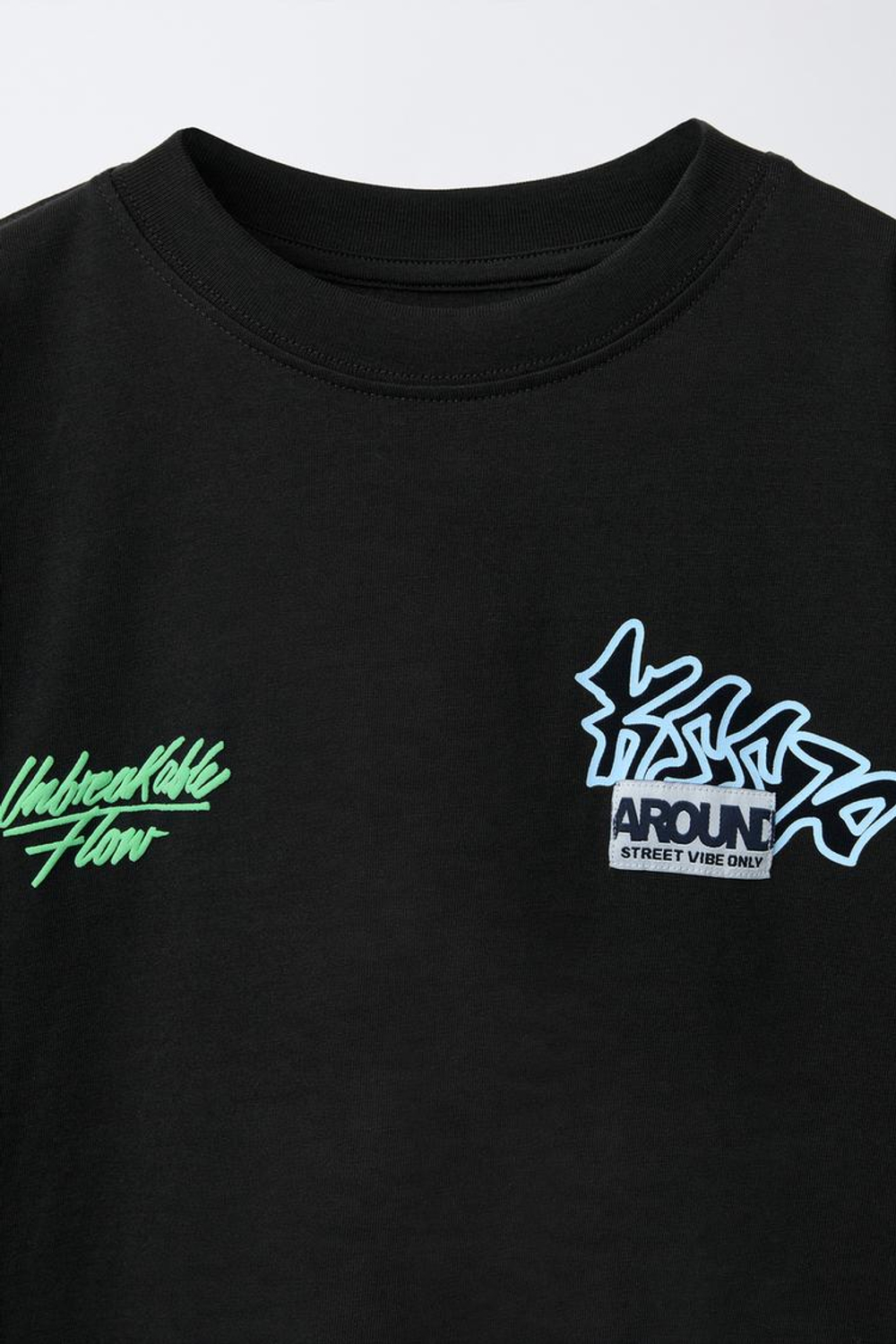 ZARA ФУТБОЛКА С ПРИНТОМ, ЧЕРНЫЙ