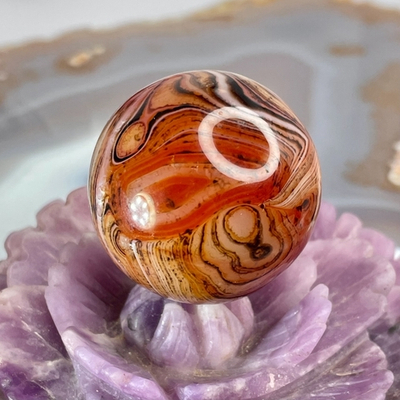 54690  Агат Мадагаскарский Шар 33мм