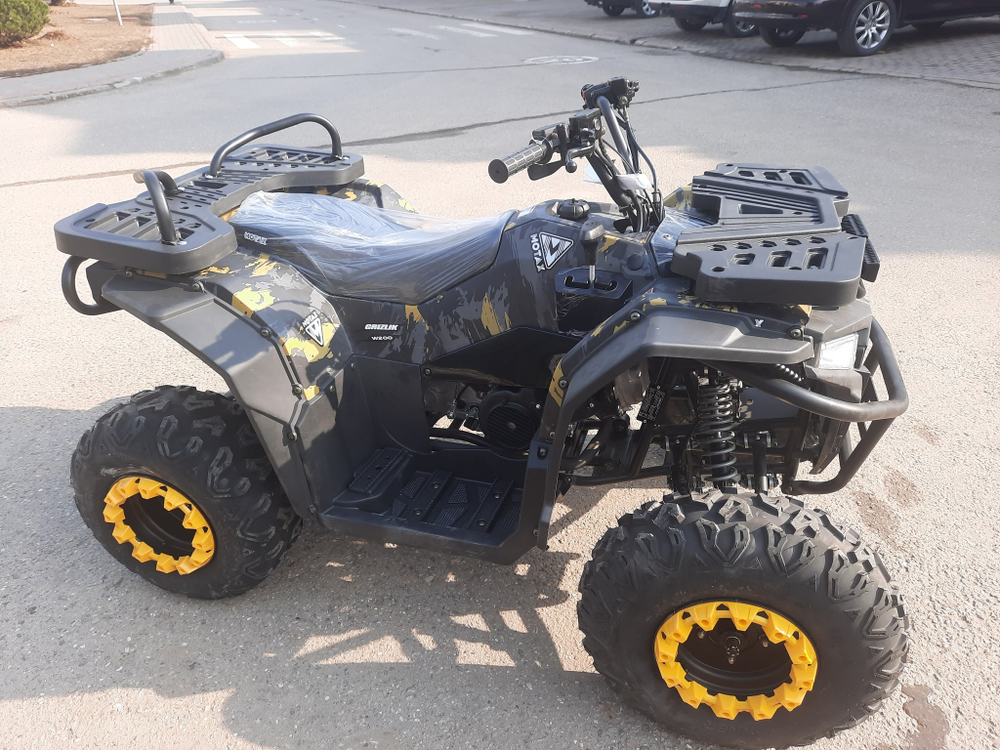 Квадроцикл бензиновый MOTAX GRIZLIK W200