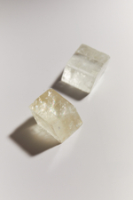 Оптический кальцит выколки M