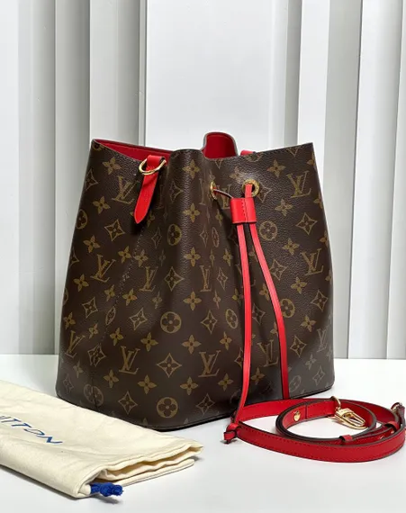 Сумка Louis Vuitton Neonoe MM (красная фурнитура)