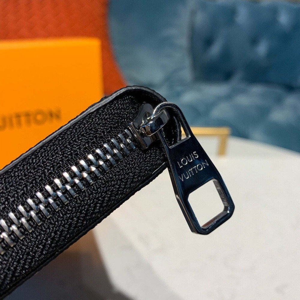 Louis Vuitton Zippy Wallet