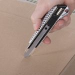 Нож канцелярский 18 мм BRAUBERG "Metallic", металлический корпус (рифленый), автофиксатор, блистер, 235401