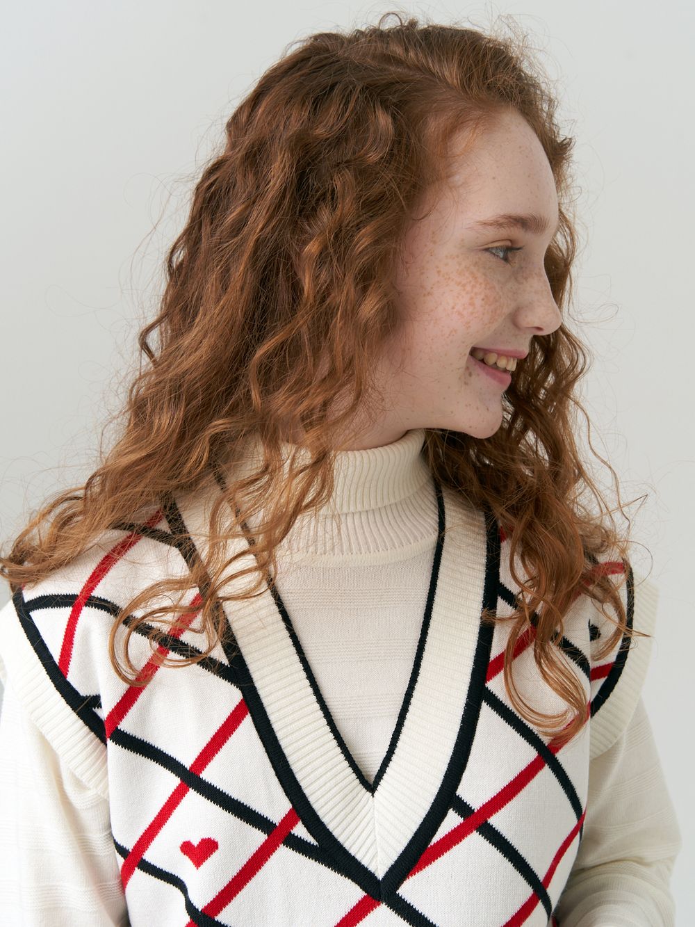 Жилетка в школу для девочки AT1011 черный-молочный