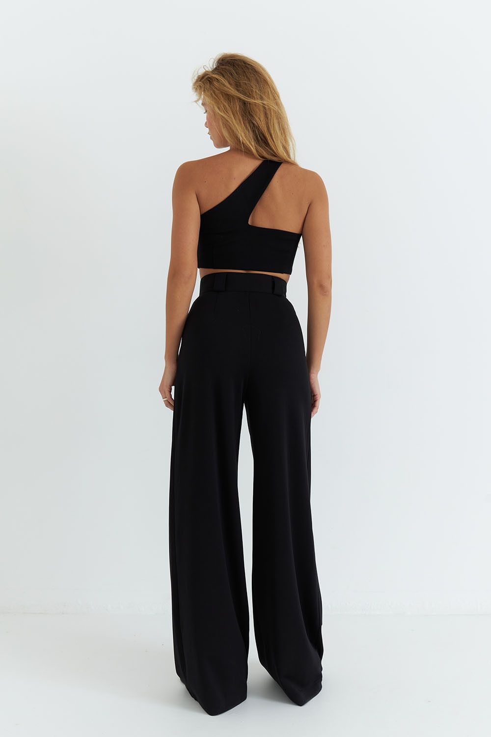 Брюки палаццо черного цвета