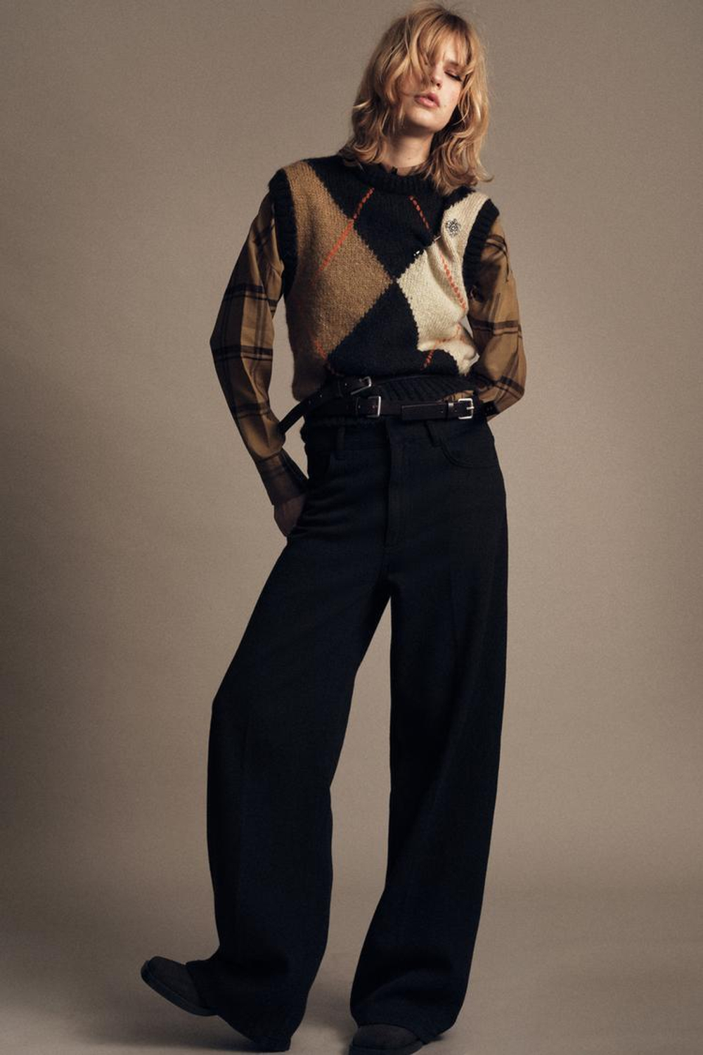 ZARA БРОШЬ-БУЛАВКА «ЦВЕТОК» СО СТРАЗАМИ, СЕРЕБРИСТЫЙ