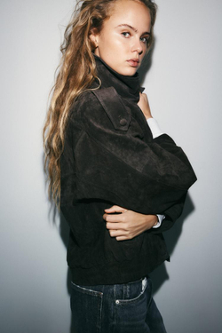 ZARA КУРТКА-БАЙКЕР ИЗ 100% ЗАМШИ С ОБТЯНУТЫМИ ПУГОВИЦАМИ, УГОЛЬНЫЙ