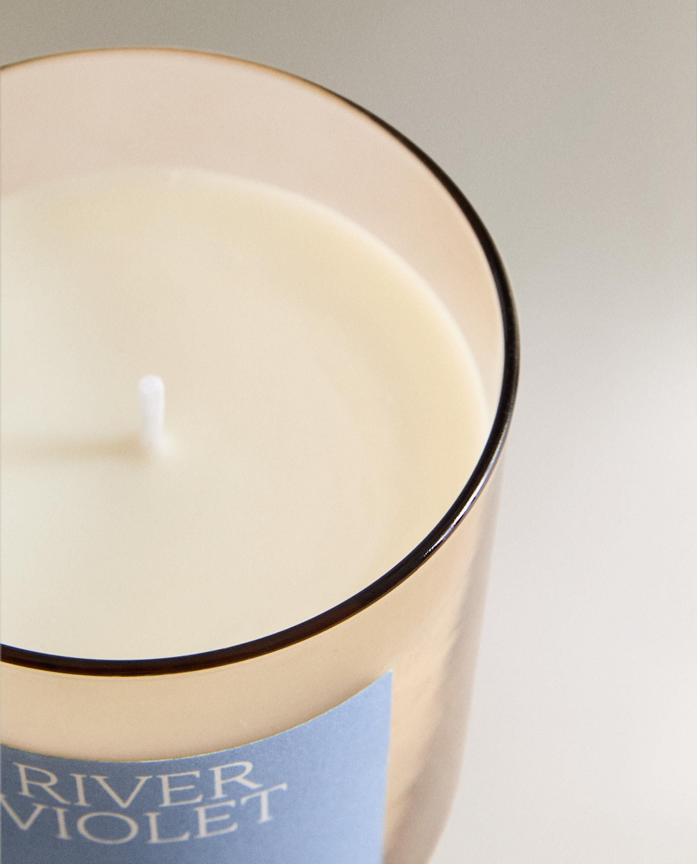 Zara Home - Ароматическая свеча river violet, 250 г