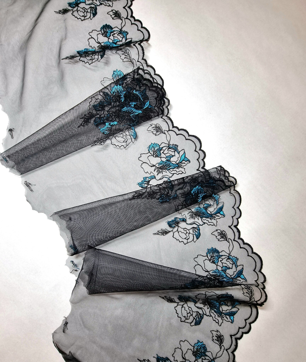 Вышивка на сетке черный/бирюза К045 левая