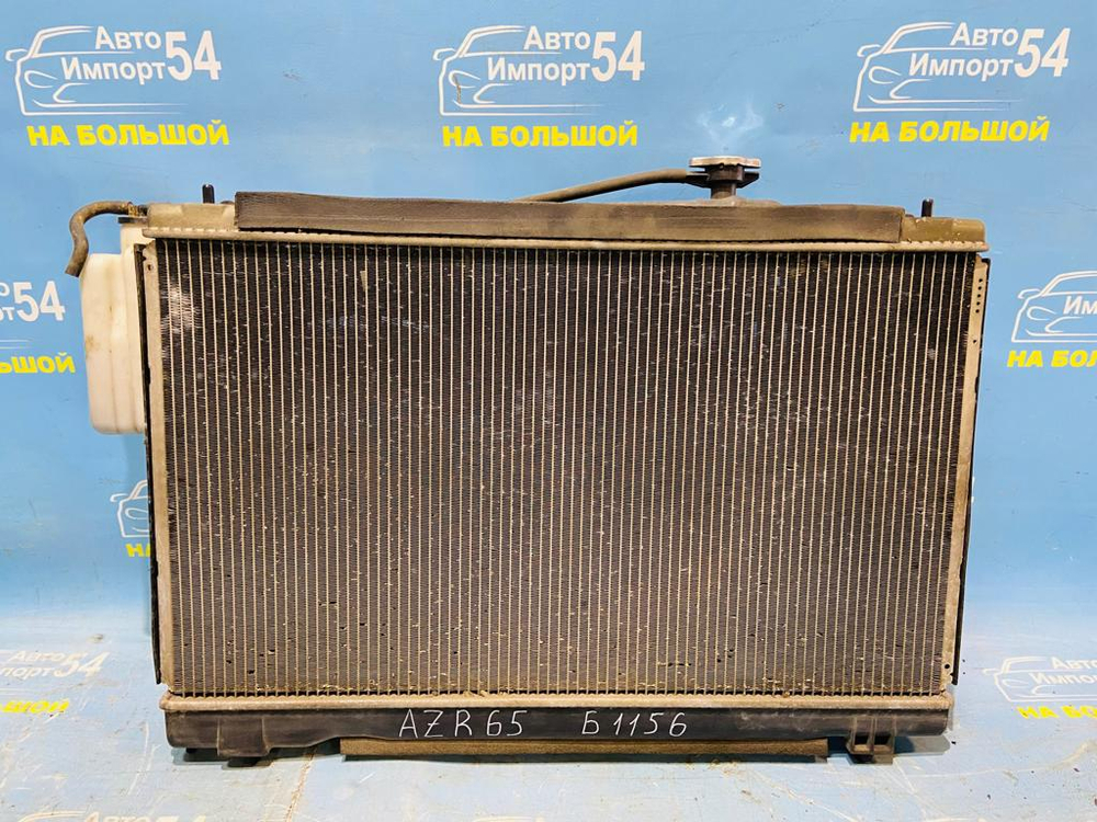 Радиатор двигателя TOYOTA VOXY 2001-2007