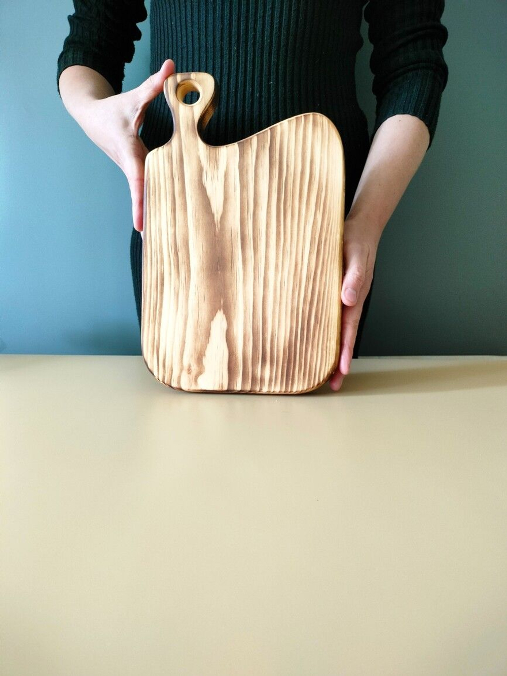 Доска разделочная из дерева сервировочная