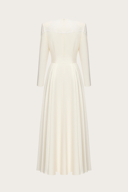 ПЛАТЬЕ ИЗ МОЛОЧНОГО ШЕЛКА С КРУЖЕВНОЙ КОКЕТКОЙ