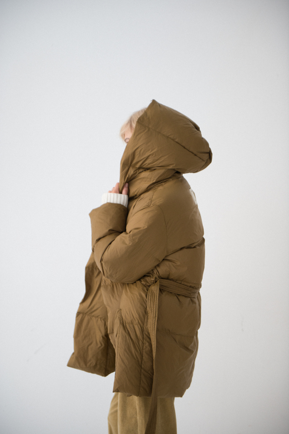 Пуховик с капюшоном YARMIN