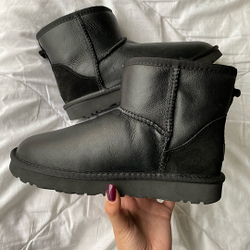 UGG Mini II Black Metallic