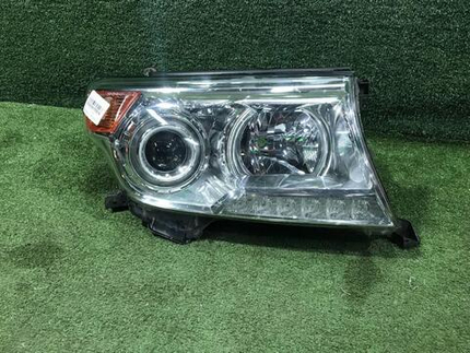 Фара правая Toyota Land Cruiser 200 (2012-2015) ксенон