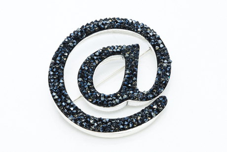 "At sign" брошь в серебряном покрытии из коллекции "At sign" от Jenavi