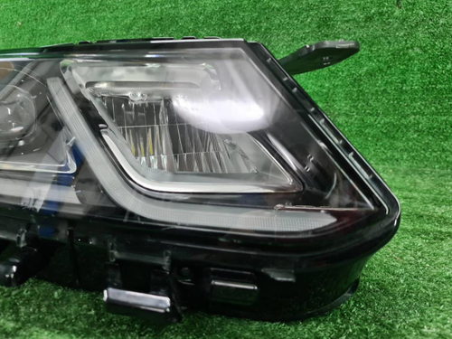 Битая Фара правая Geely Coolray (2019-2023) LED