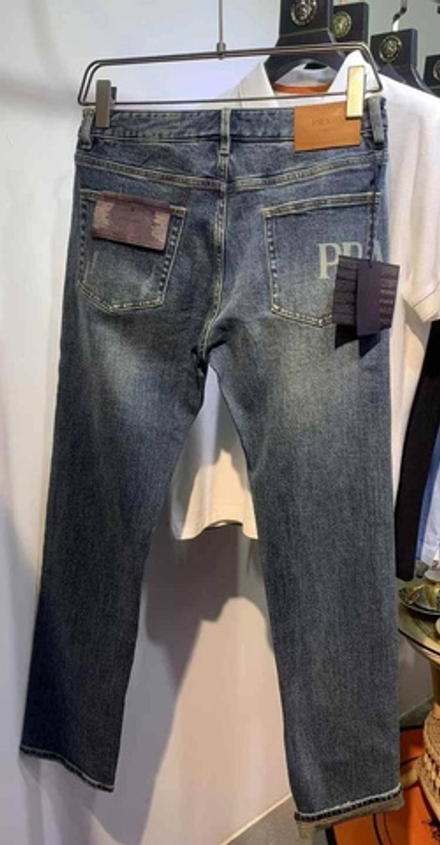 Джинсы Prada