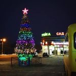 Светодинамическая елка каркасная - встроенная гирлянда цветная -"Уральская" 10 м