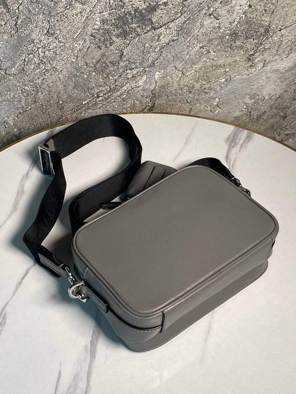 Сумка-мессенджер Prada