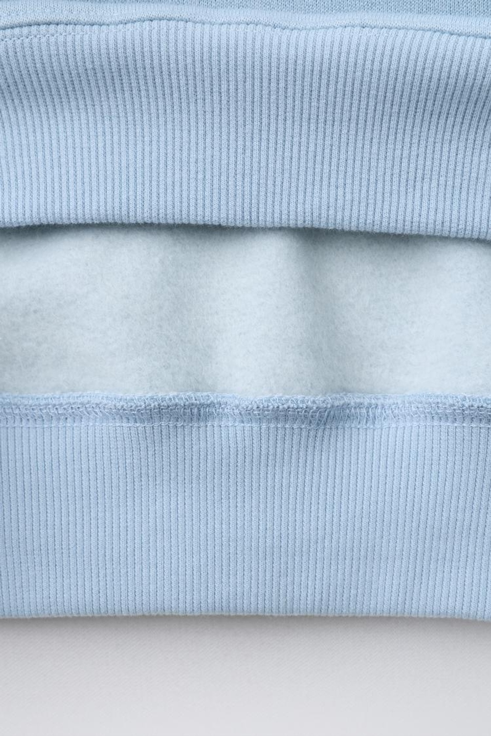 ZARA ТОЛСТОВКА С ВОРОТНИКОМ-ХОМУТОМ, ВОЛНИСТЫМ КРАЕМ И ВЫШИВКОЙ, НЕБЕСНО-ГОЛУБОЙ