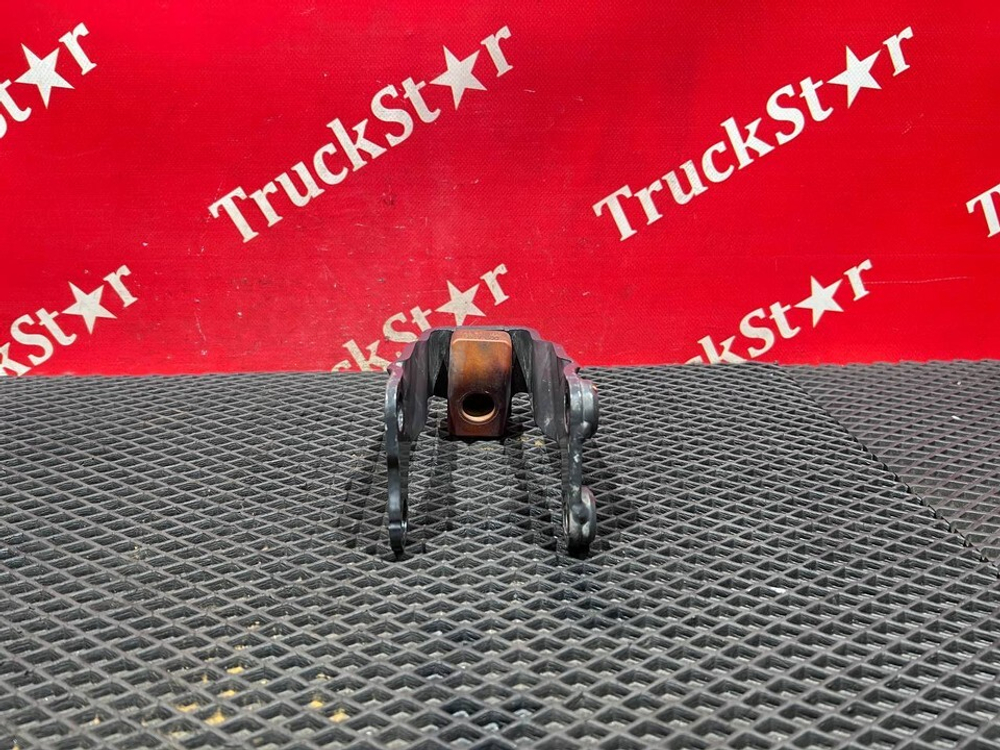 Кронштейн подвески кабины правый