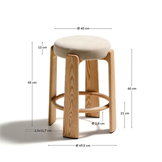 Granite Полубарный табурет из бежевого шенилла и массива ясеня в натуральной отделке 65 см