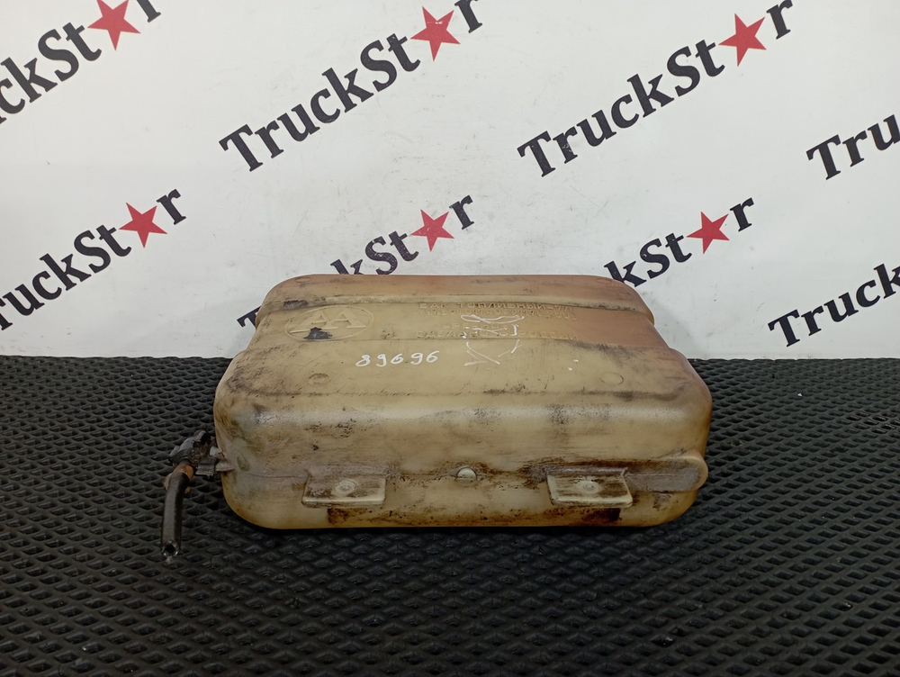 Бачок отопителя 7L