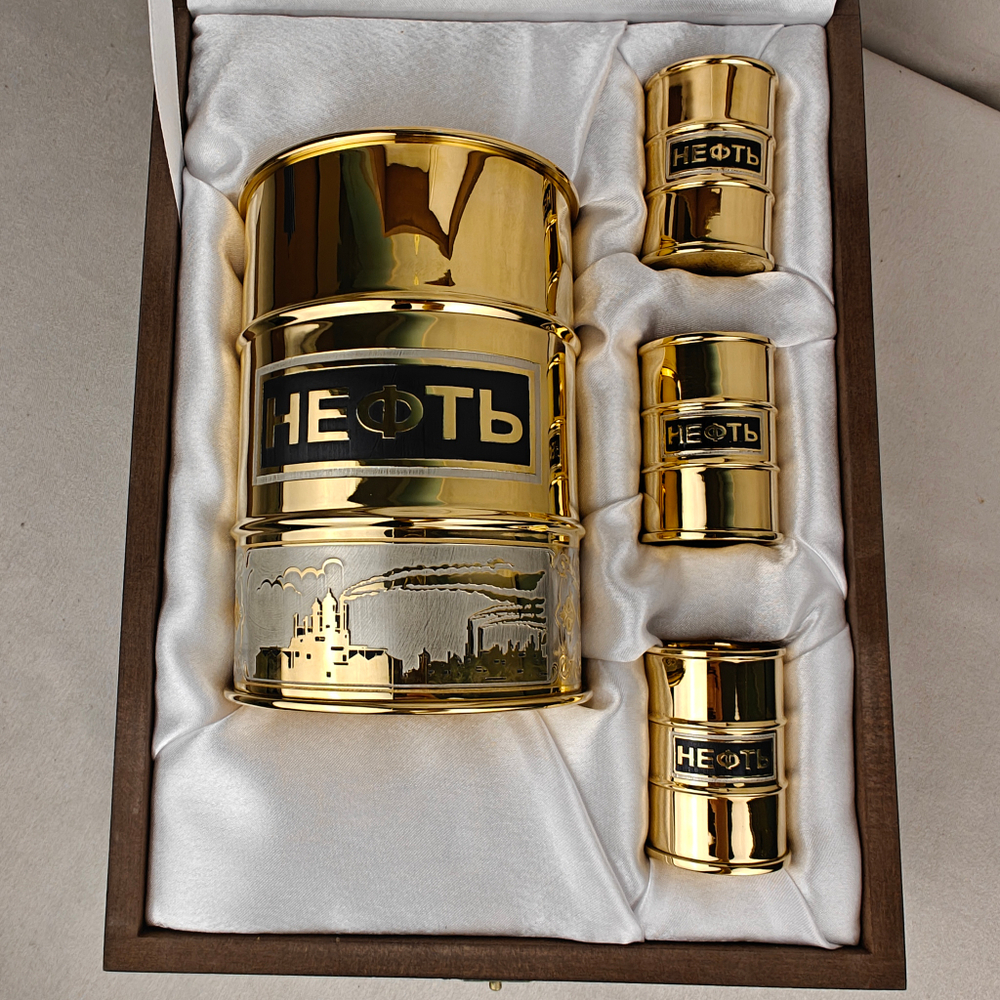 Подарочный набор Баррель нефти со стопками "Подарок нефтянику"