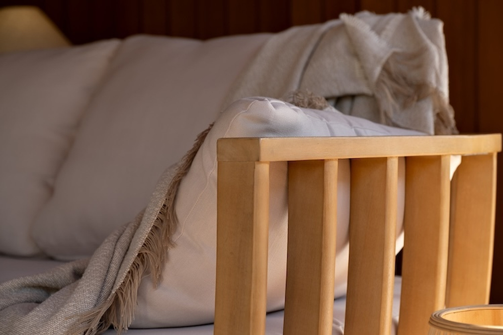 Диван из акации WOODLAND 2-х местный