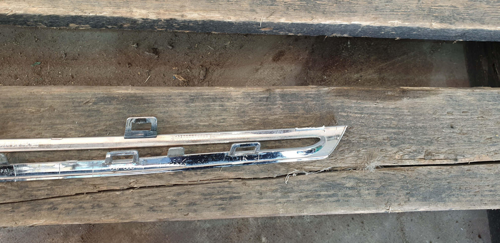 Молдинг решетки радиатора Mercedes GLC (X253) 15-19 Б/У Оригинал A2538880485