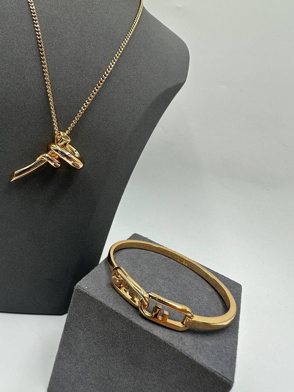 Браслет Fendi